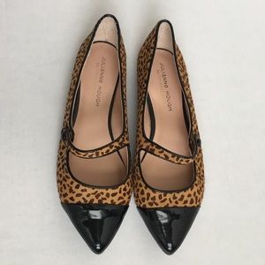Pointed toe leopard flats